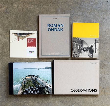 ROMAN ONDAK(1966)Lotto di cinque cataloghiLoop2009Catalogo illustrato20,5 x...