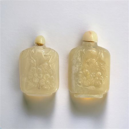  
Due snuff bottles Cina, metà XX secolo
 h 5 - 4,5 cm
