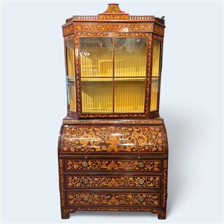  
Ribalta a rullo con alzata a vetri Olanda, prima metà XIX secolo
 230 x 120 x 52cm