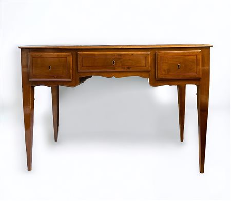  
Scrivania Toscana, prima metà XIX secolo
 83 x 122 x 60 cm