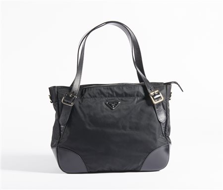 PRADA MILANO - Borsa nera a spalla.