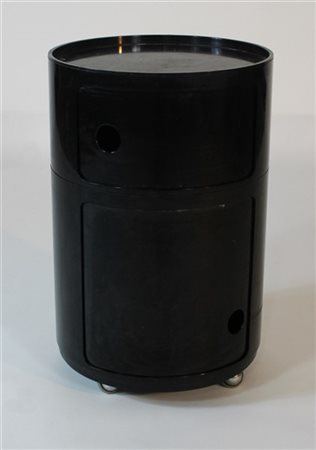 Anna Castelli Ferrieri Mobile cilindrico nero a due elementi. Produzione Kartell