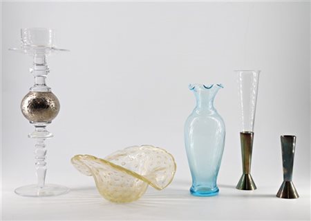 Lotto composto da un centrotavola, un candeliere, due vasi marcati Christofle e