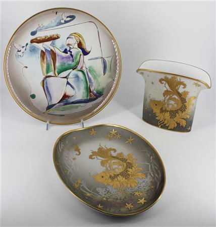 Morbelli Lotto composto da un vaso, un vassoio e un piatto. Italia, seconda metà