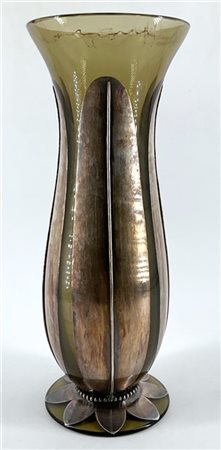 Manifattura europea Vaso in vetro trasparente pagliesco decorato da petali e per