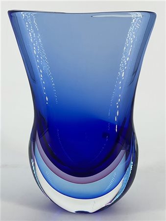 Manifattura di Murano Vaso in vetro sommerso cristallo celeste, ametista e blu.