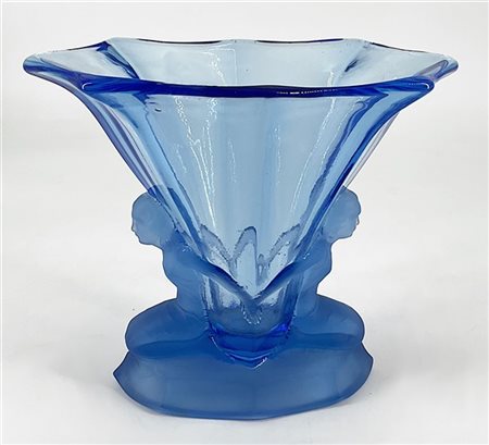 Manifattura europea Vaso in vetro azzurro trasparente soffiato in stampo, decora