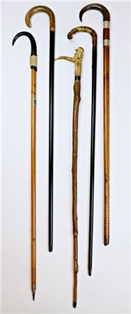 Arte del secolo XIX - XX. Lotto composto da cinque bastoni da passeggio con pre