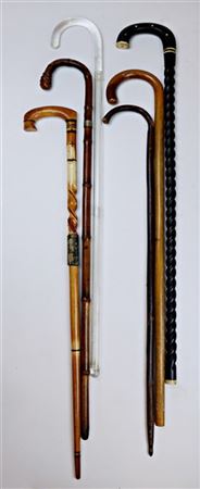 Arte del secolo XIX - XX. Lotto composto da sei bastoni da passeggio con prese