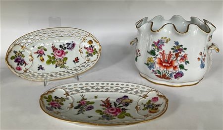 Manifattura Richard Ginori. Rinfrescatoio biansato a bordo mosso in porcellana