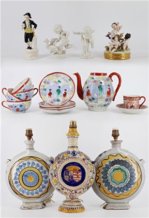 Cartone contenente diversi oggetti in ceramica e vetro di diversa forma e uso (