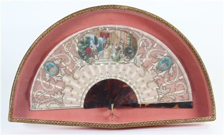 Arte del secolo XIX. Lotto di tre ventagli con stecche in tartaruga e pagine in