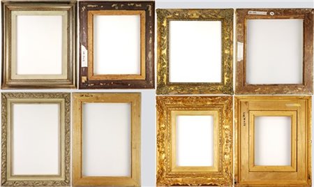 Lotto composto da nove diverse cornici in legno e altri materiali. Alcune dorat