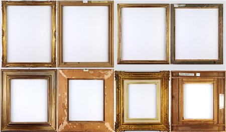 Lotto composto da nove diverse cornici in legno e altri materiali. Alcune dorat