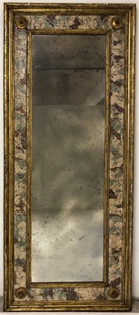 Specchiera in legno intagliato, dorato e laccato a finto marmo (cm 97x228) (dif