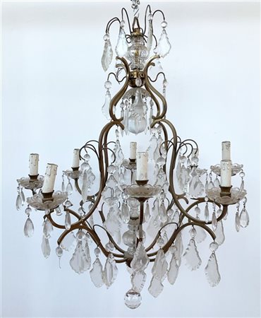 Lampadario in metallo con pendenti in vetro a nove luci decorato con prisma cen