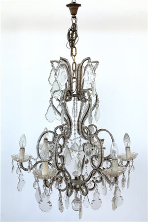 Lampadario a sei luci in metallo ritorto decorato con perlinature e gocce in ve