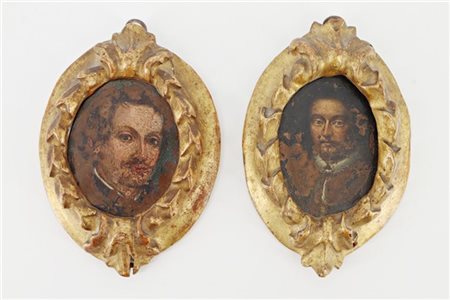 Scuola del secolo XVIII "Ritratti virili" Coppia di oli su rame ovale (cm 7x5)