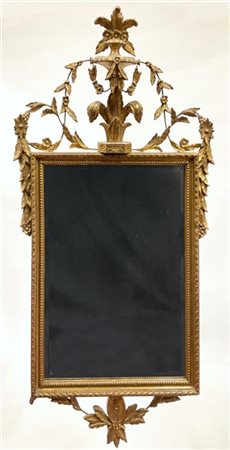 Specchiera in legno e stucco dorati con fregi a foglie e fiori (cm 130x70) (dif