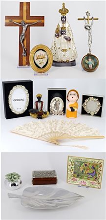 Lotto composto da numerosi oggetti di usi materiali forme differenti. In un car