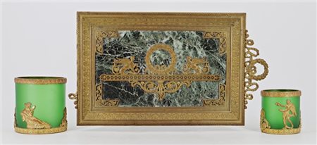 Lotto composto da un vassoio biansato in marmo e bronzo dorato unito a due bicc