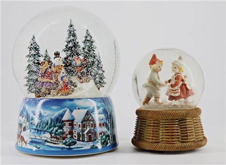 Lotto composto da due boules de neige di cui uno a soggetto natalizio in materi