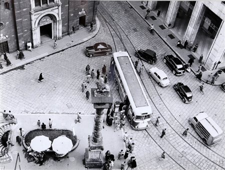 MARIO DE BIASI 1923 " Piazza San Babila Milano ", 1954 Stampa ai sali...