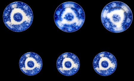 Jardiniere Sarreguemines (1784)  - Gruppo di N. 6 piatti decorativi con decorazioni floreali nei toni del blu