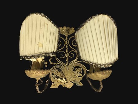 Piccola applique in bronzo a due luci con ventole, Nineteenth  