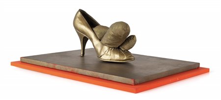 KUSAMA YAYOI (1929-) Shoe with phallic forms 1966scarpa femminile dipinta...