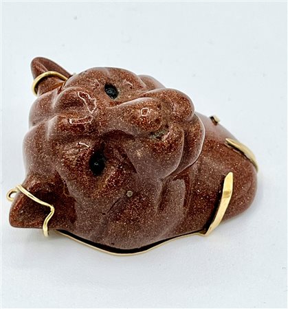  
Pendente tigre in pietra del sole ed oro  
 