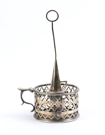  
Portacandele e spegni candele 
 Peso complessivo 378,8 gr.