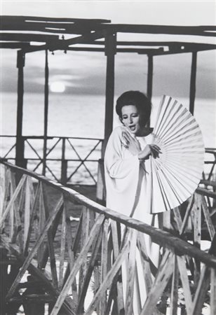 PIETRO PASCUTTINI (1936-) Mina a Santa Severa1967stampa ai sali d’argento,...