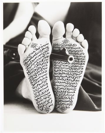 SHIRIN NESHAT (1957-) Allegiace with Wakefulness1994stampa alla gelatina sali...