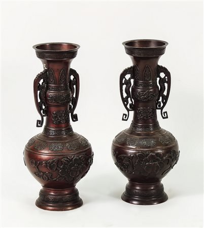 COPPIA DI VASI IN BRONZO - PAIR OF BRONZE VASES Cina, XIX secolo - China,...