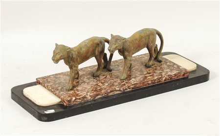 GRUPPO IN METALLO E MARMO DI GUSTO DÉCO - METAL AND MARBLE FIGURAL GROUP...