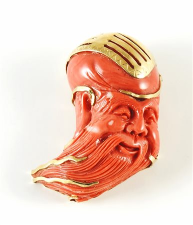 PENDENTE IN ORO GIALLO E CORALLO- GOLD AND CORAL PENDANT realizzato come un...