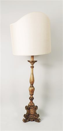 TORCIERA IN LEGNO INTAGLIATO E DORATO - GILTWOOD PRICKET CONVERTED TO LAMP...