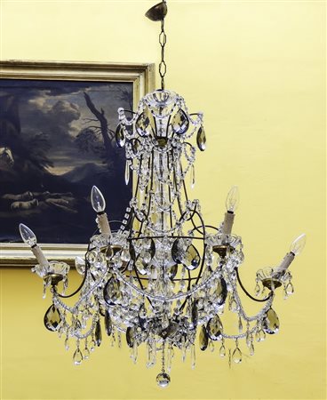 LAMPADARIO IN METALLO - METAL AND GLASS CHANDELIER rivestito in perle di...