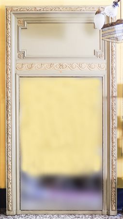 GRANDE CAMINIERA IN LEGNO LACCATO NEI TONI DEL GRIGIO E DEL BEIGE - LARGE...