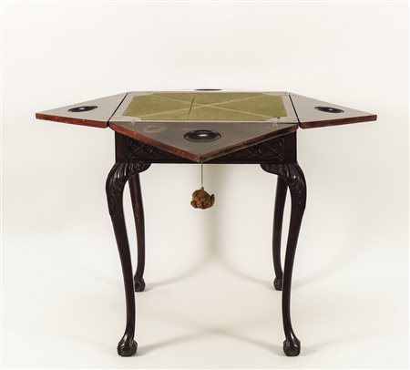 TAVOLINO DA GIOCO A FAZZOLETTO IN MOGANO - MAHOGANY FOLD-OVER TOP CARD TABLE...