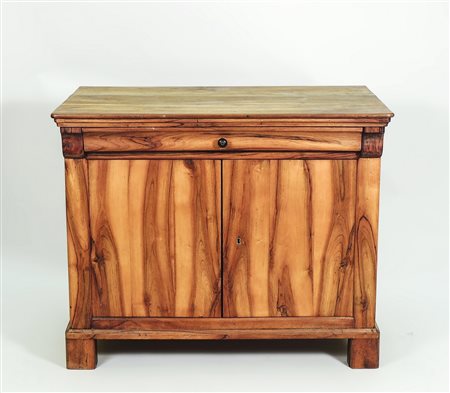 PICCOLA CREDENZA IN LEGNO DI PERO - PEAR WOOD CUPBOARD Toscana, metà del XIX...
