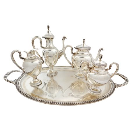 Servizio in argento con vassoio, caffettiera, teiera, lattiera e zuccheriera