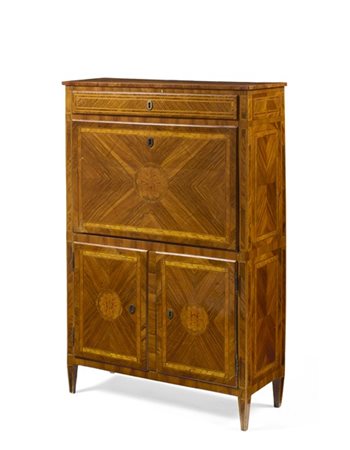 Secretaire lastronato in palissandro, filettato e intarsiato in legni vari. Cas