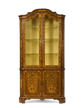 Cantonale lastronato e intarsiato a motivi floreali in legni vari, parte superi