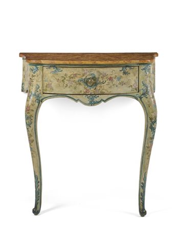 Console pensile di forma mossa in legno dipinto a fondo verde chiaro con decoro