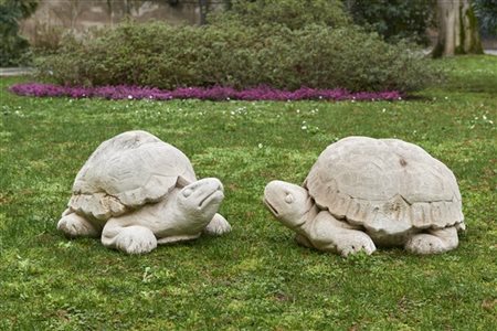 Scultore del secolo XVIII/XIX. "Tartarughe", coppia di sculture in pietra (cm 5