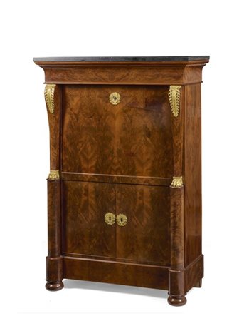 Secretaire lastronato in piuma di mogano con un cassetto sottopiano, calatoia c
