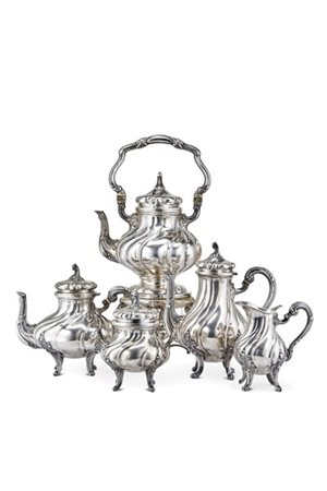 Servizio da tè e caffè in argento composto da teiera, caffettiera, lattiera, zu