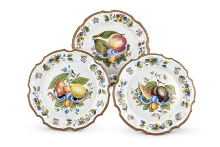 Manifattura di Nove, Bassano, secolo XIX. Lotto di tre piatti con profili misti